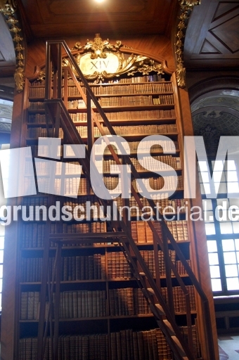 Nationalbibliothek_Prunksaal_04.JPG